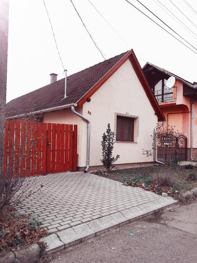 Villa Napvirag Vendeghaz Keszthely Exterior foto